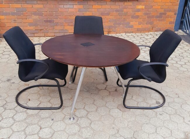 Solid Round Table 1200mm - Image 5