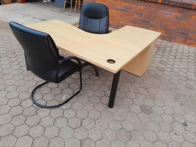 Maple L Shape Desk 1700mm x 1700mm - Image 2