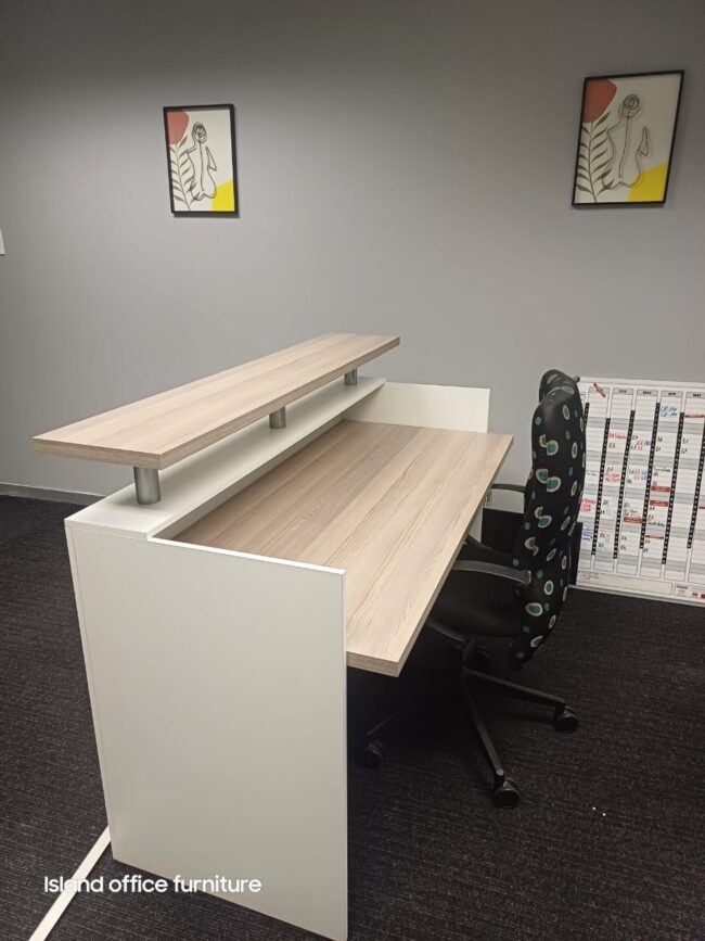 Coimbra And White Reception Unit 1600mm x 700mm - Image 4