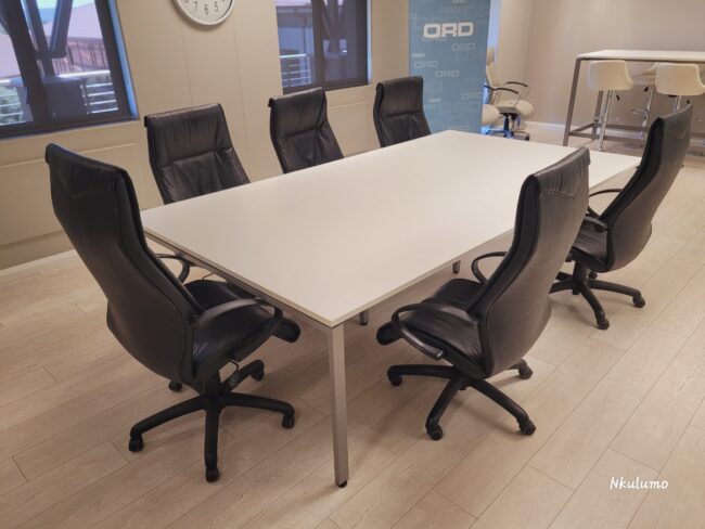 Evolution White Boardroom Table 2700mm x 1500mm - Image 2