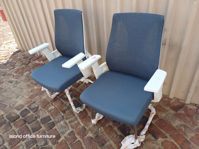 Moritz Ergonomic Grey Chair with Headrest And 3D Armrest - Image 4