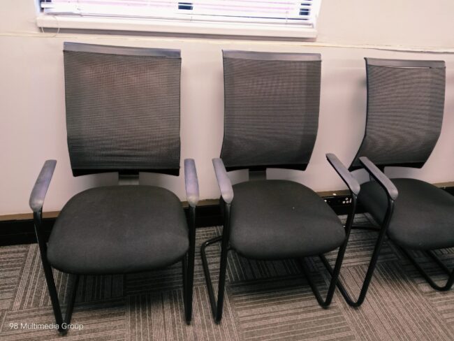 Kingston Mesh Back Visitor Chairs - Image 2