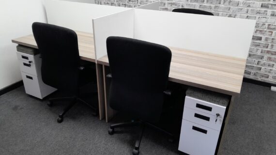 Coimbra and White 4 Way Cluster