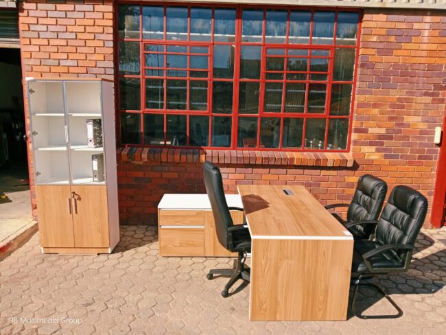 DF-White + Oak L shape Desk 1625mm x 1750mm - Image 3