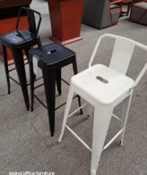M006-Black or White Bar Stool