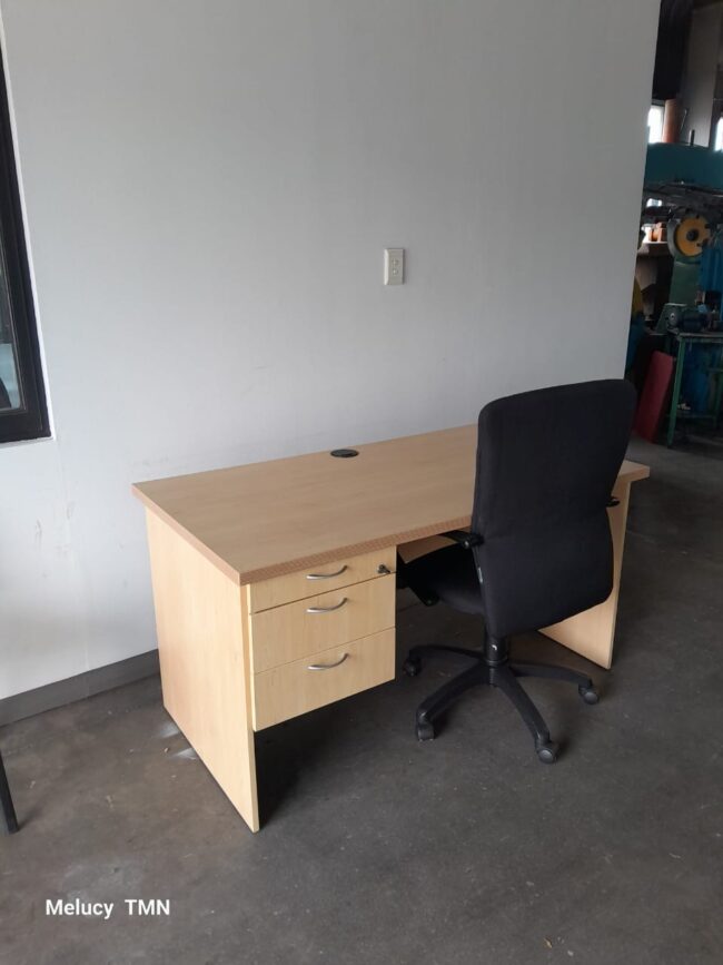 Shell Desk With Fitted Drawer 1400mm x 750mm - Image 4