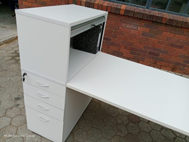 Modern White Office Desk 2000mm x 750mm - Image 4
