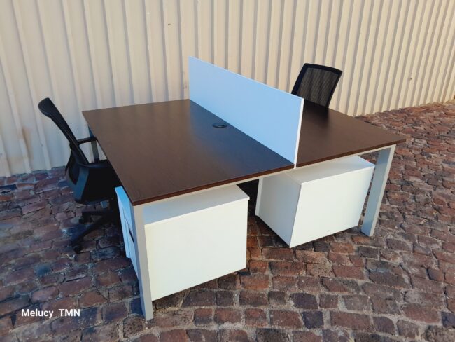 American Walnut Two Way Cluster 1600mm x 1350mm - Image 2