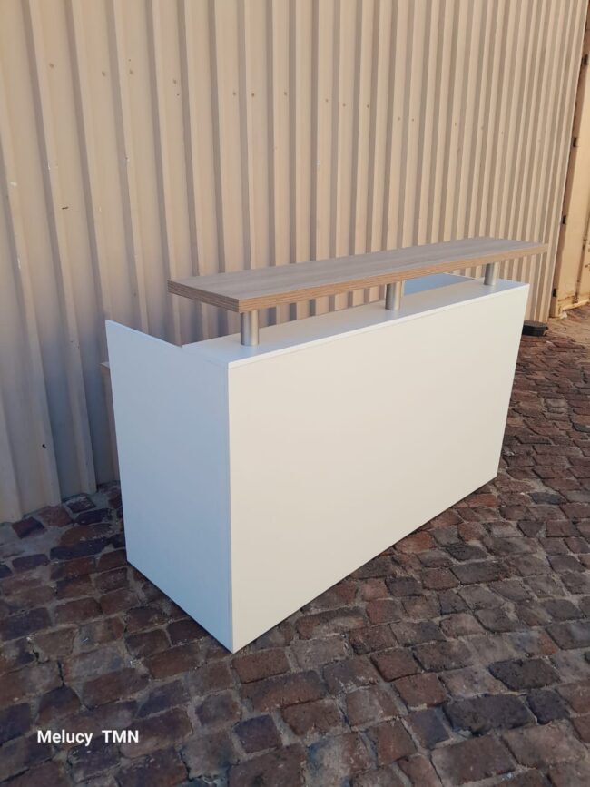 Coimbra And White Reception Unit 1600mm x 700mm - Image 2