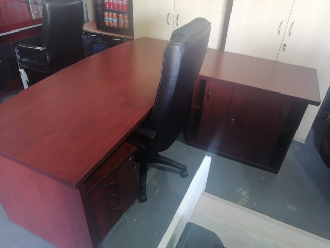 Miami Range Desk 3 Set 1800mm x 800mm,Credenza & Mobile Pedestal - Image 2